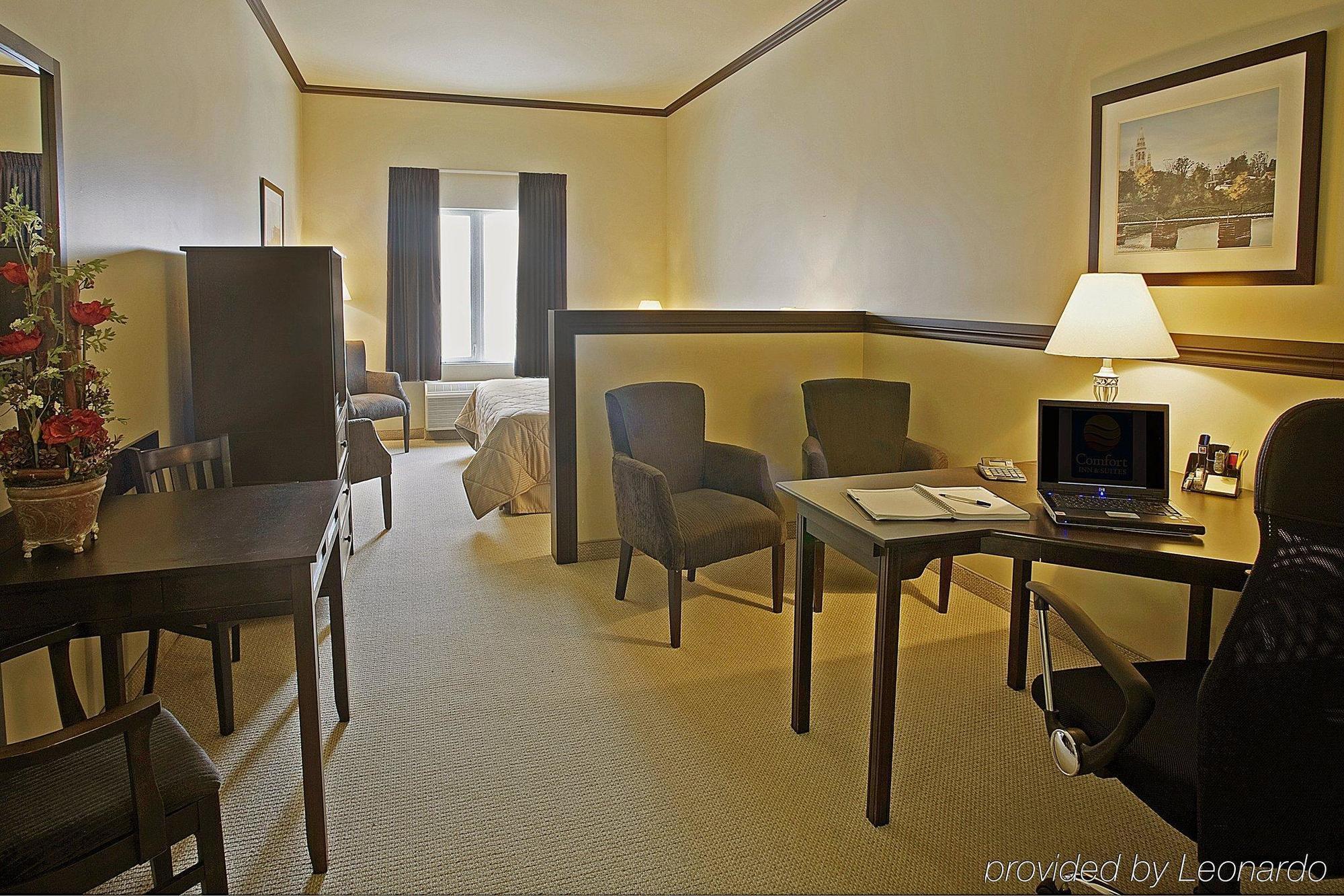 Comfort Inn & Suites Saint-Jerome Phòng bức ảnh